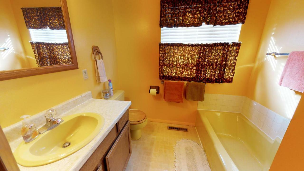 Hideout Ft Abajo 2 Bedroom Cabin, Stunning Views, Secluded! 몬티첼로 외부 사진